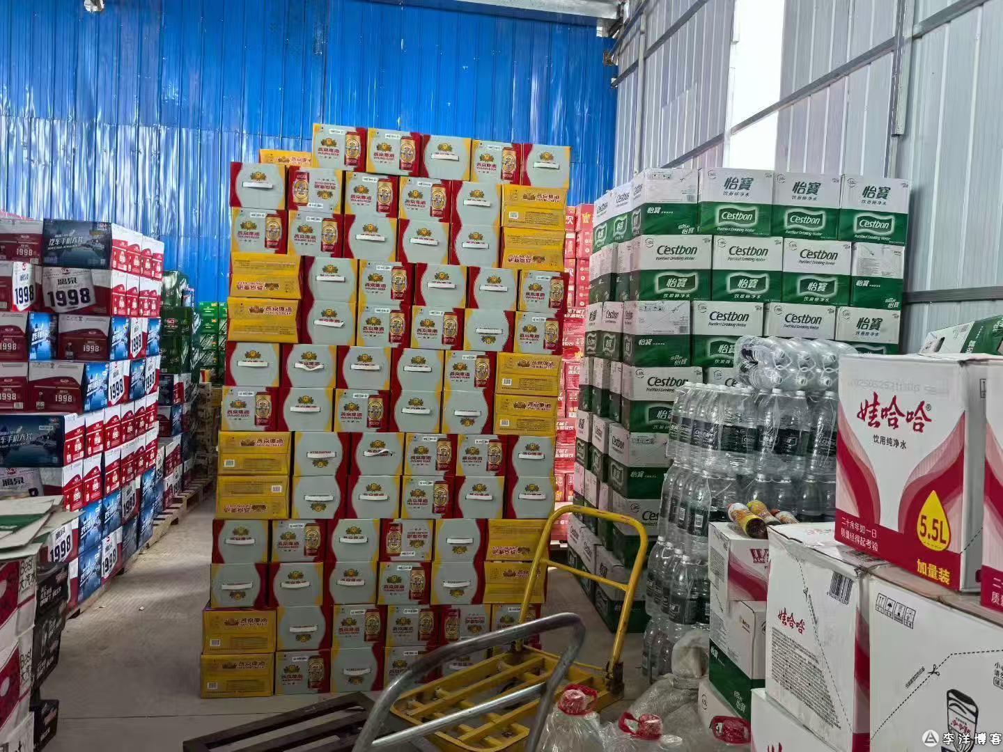 防城港矿泉水瓶装水饮料批发；防城港娃哈哈怡宝农夫山泉百岁山批发