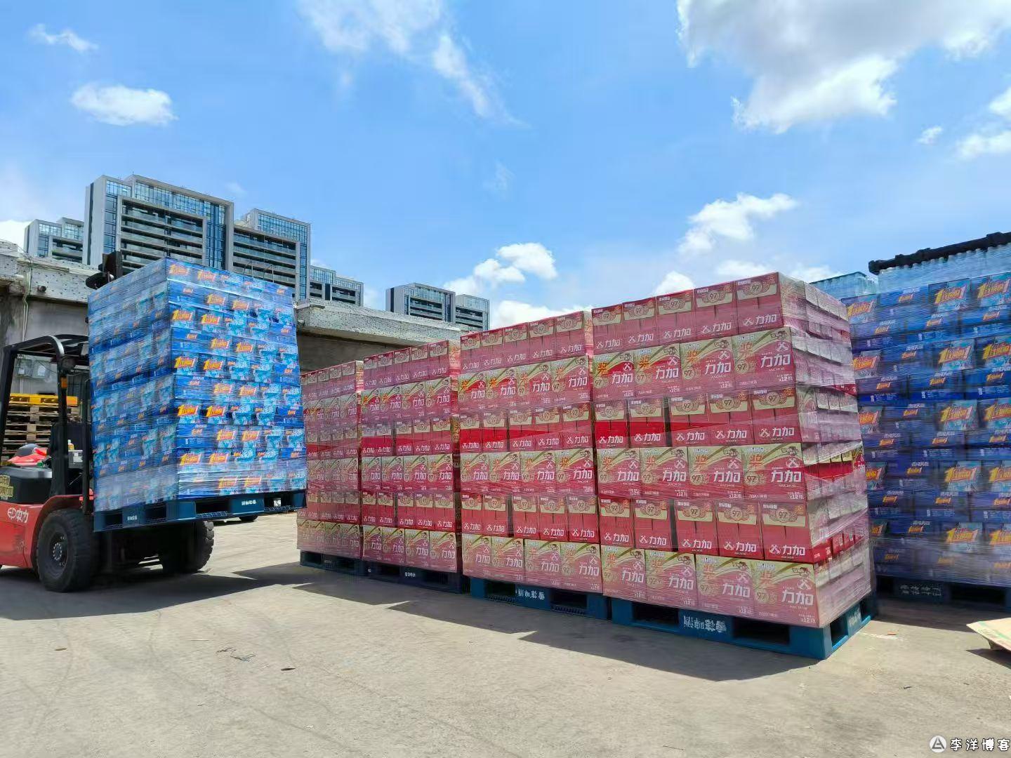 河源矿泉水瓶装水饮料批发；河源娃哈哈怡宝农夫山泉百岁山批发