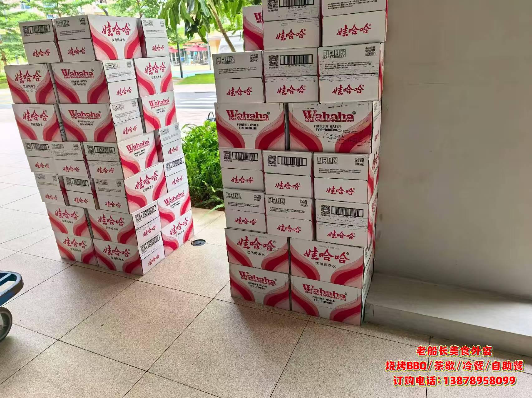 三亚矿泉水瓶装水饮料批发；三亚娃哈哈怡宝农夫山泉百岁山批发