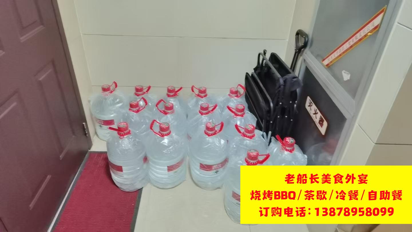 龙岩矿泉水瓶装水饮料批发；龙岩娃哈哈怡宝农夫山泉百岁山批发