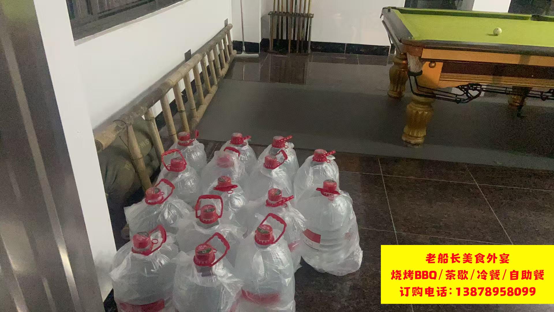 马鞍山矿泉水瓶装水饮料批发；马鞍山娃哈哈怡宝农夫山泉百岁山批发