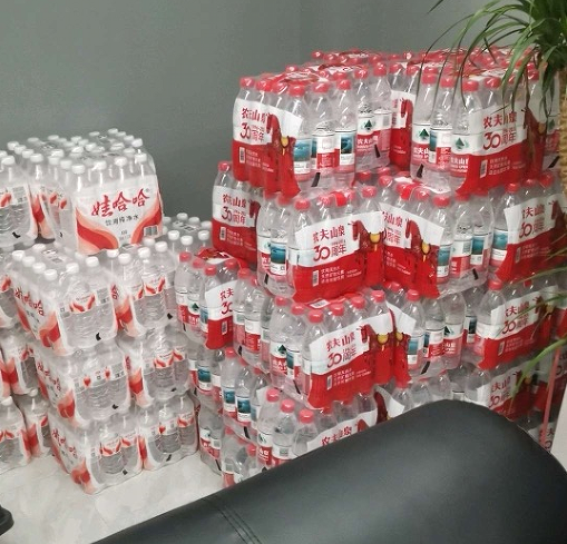 雅安矿泉水瓶装水饮料批发；甘孜州矿泉水瓶装水饮料批发