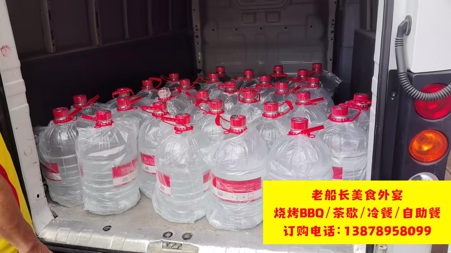 牡丹江瓶装水矿泉水饮料批发，牡丹江娃哈哈，怡宝，农夫山泉，百岁山全城配送，餐饮店商超一手货源