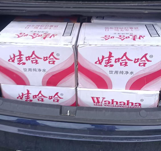绥化瓶装水矿泉水饮料批发，绥化娃哈哈，怡宝，农夫山泉，百岁山全城配送，餐饮店商超一手货源